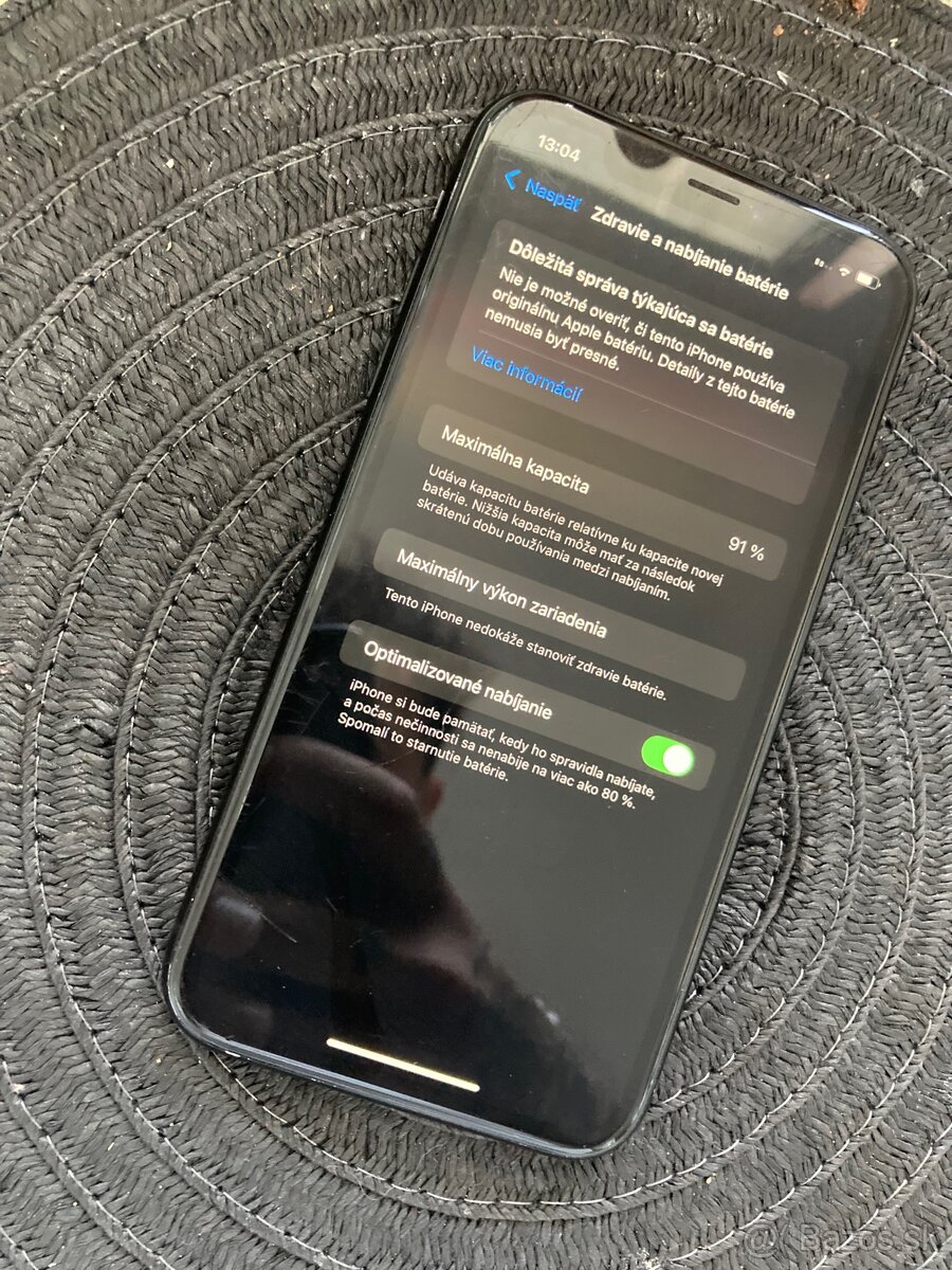 Apple iPhone XR - 3