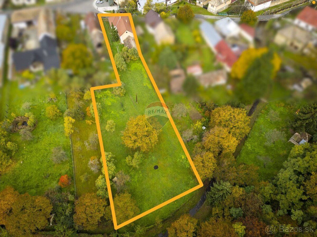 Utešený dom na predaj s veľkou záhradou v dedinke České Brez - 3