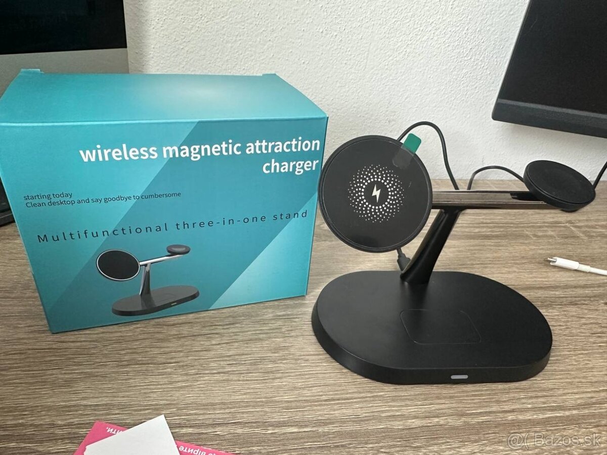 Bezdrôtová nabíjačka 3-v-1 pre mobilný telefón - 3