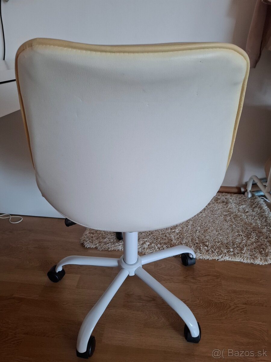 Konferenčná stolička - 3