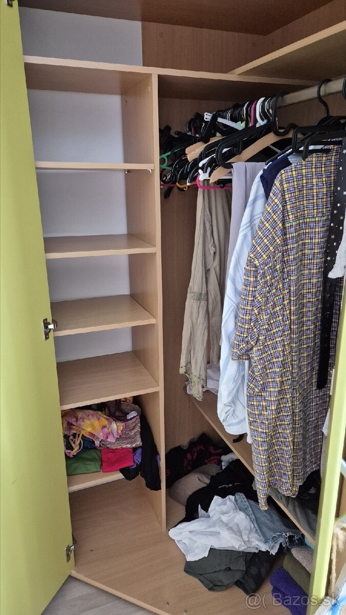 Rohová šatníková skriňa - 3