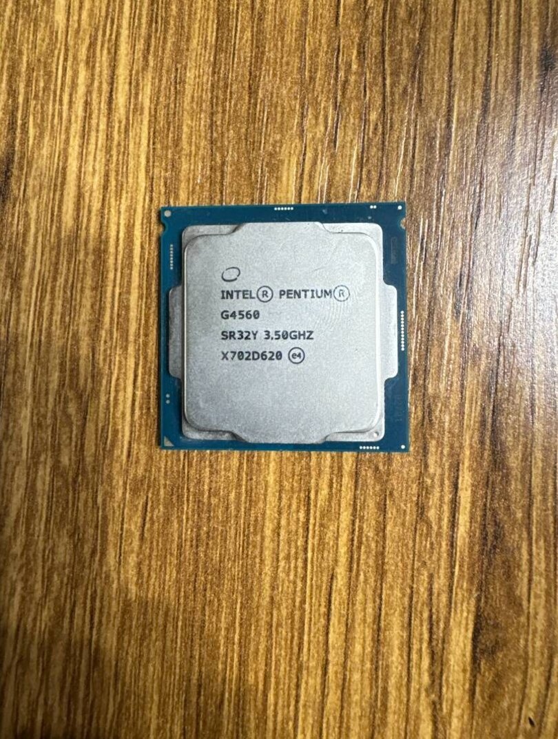 Predám procesor Intel Pentium G4560 SR32Y 3.50GHz do PC. - 3