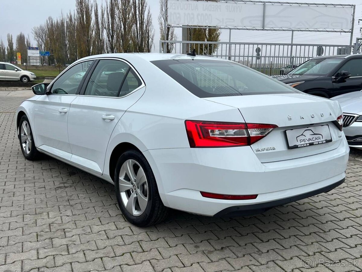 Škoda Superb 2.0 TDI SCR Ambition 4x4 DSG - 3