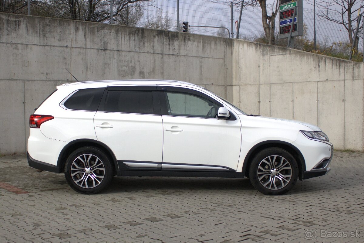 Mitsubishi Outlander 2.2 DI-D Intense+, 150k, 7 miestny - 3