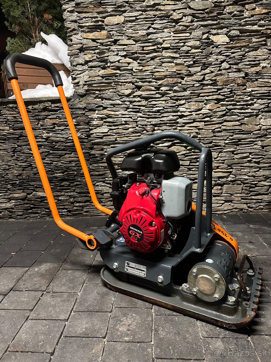 Vibračná zhutňovacia doska Belle 70 kg - 3