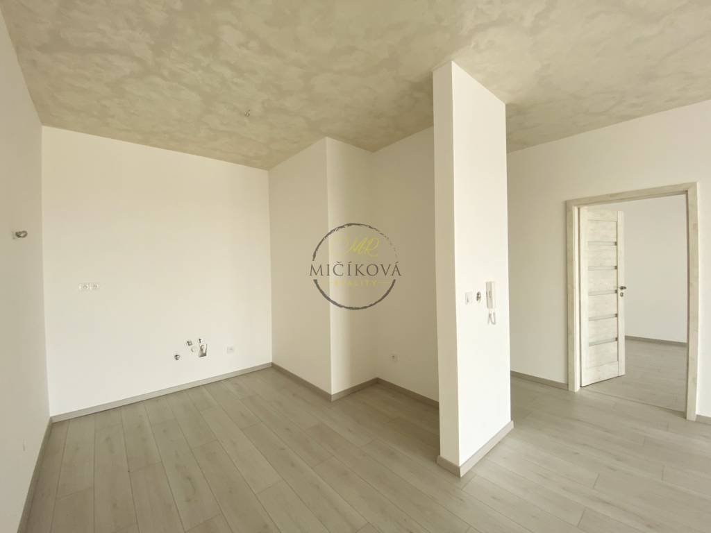 Trojizbový byt s terasou 27,46 m2 v meste Galanta - 3