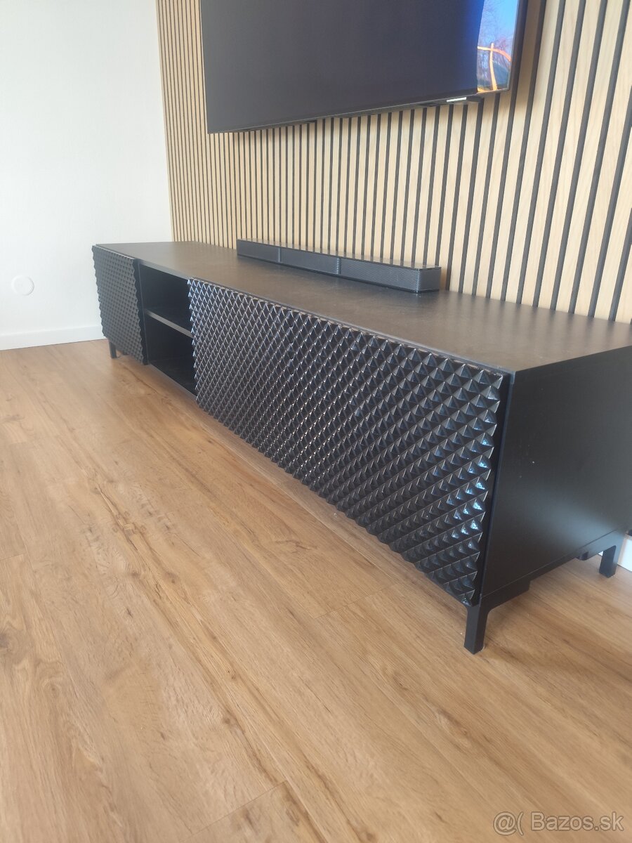 skrinka pod tv - 3