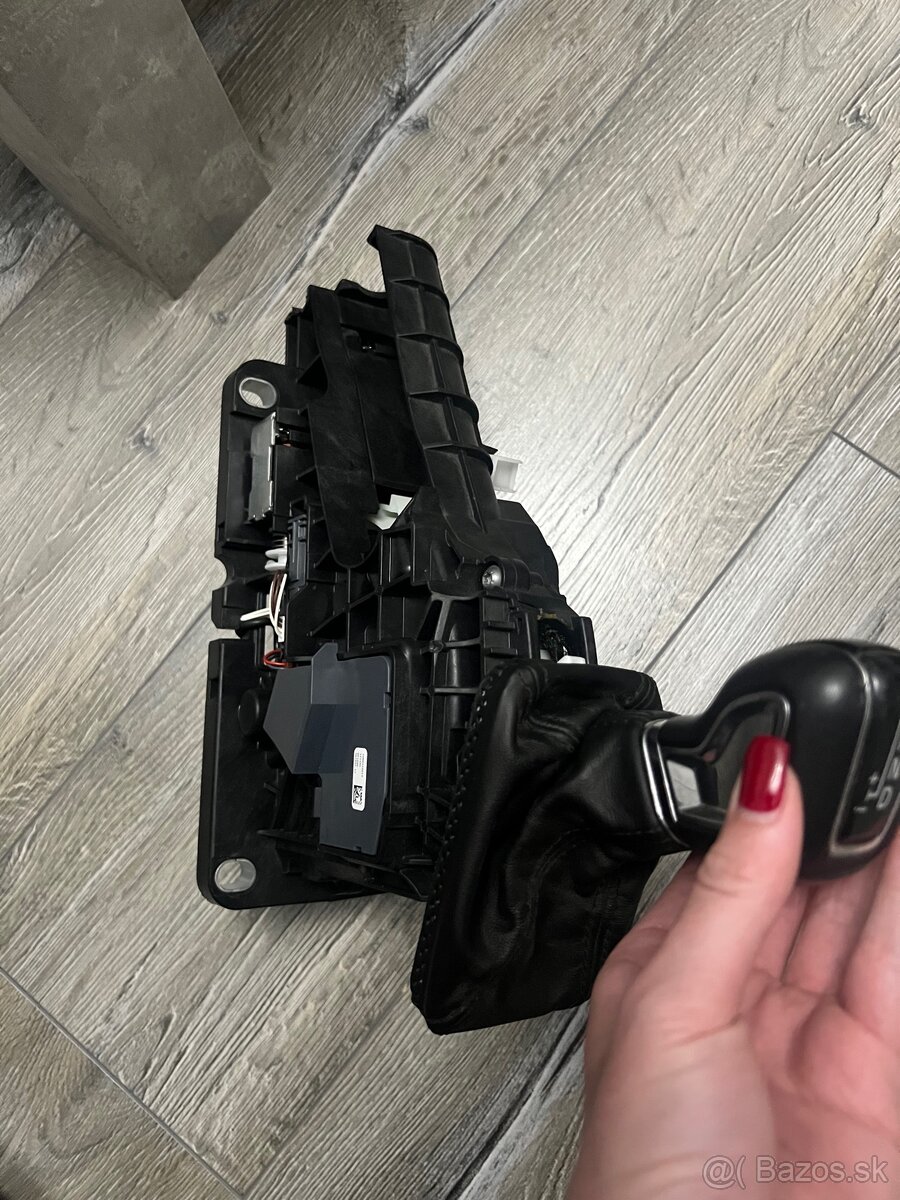 Riadiaca páka Volvo - 3