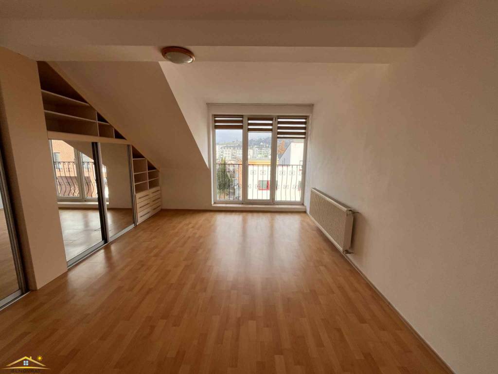 Luxusný 4-izbový mezonet priamo v centre Čadce - 3