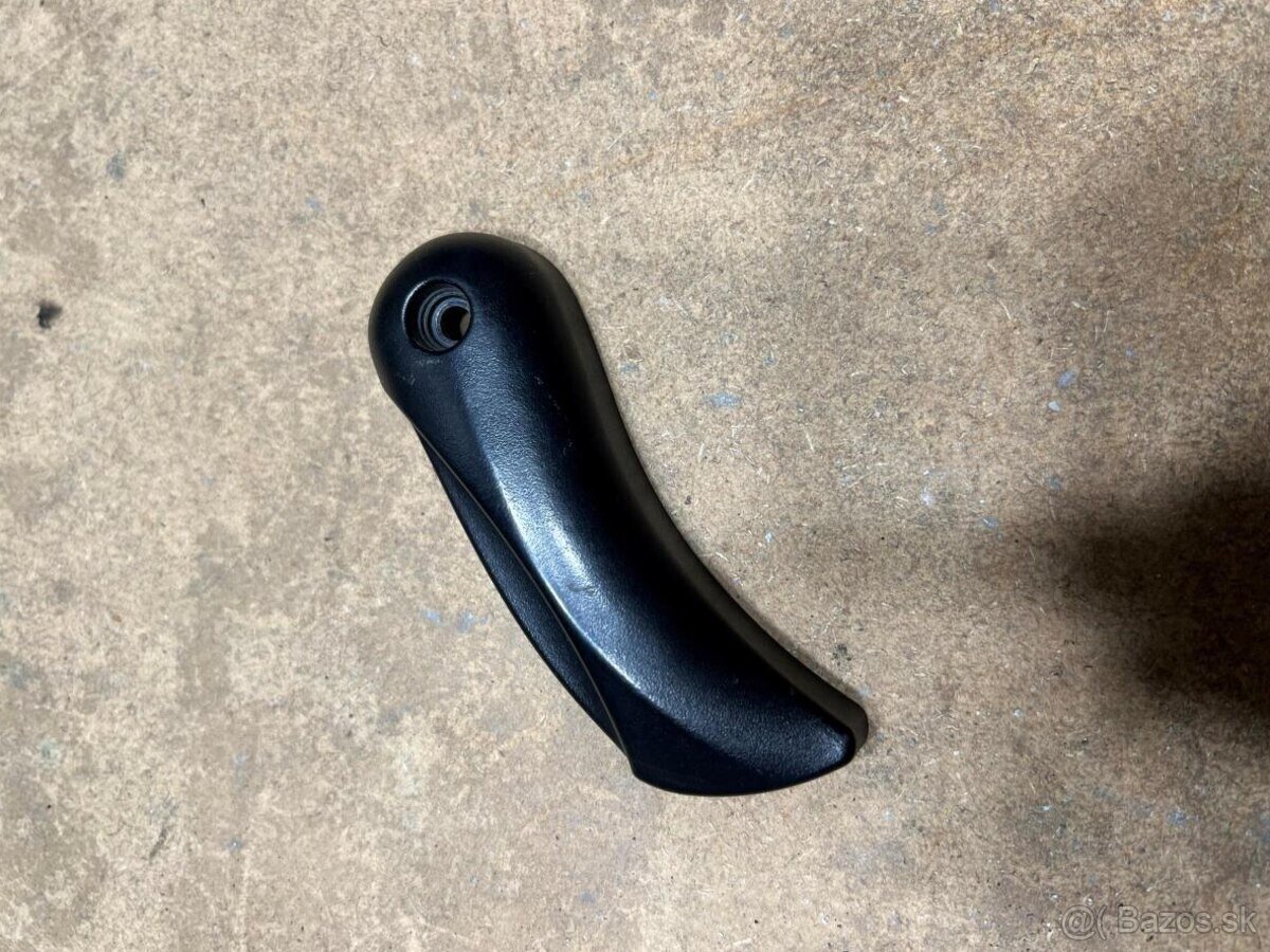 Predám páčku prednej kapoty BMW e60 e61 pred fl z UK auta.. - 3