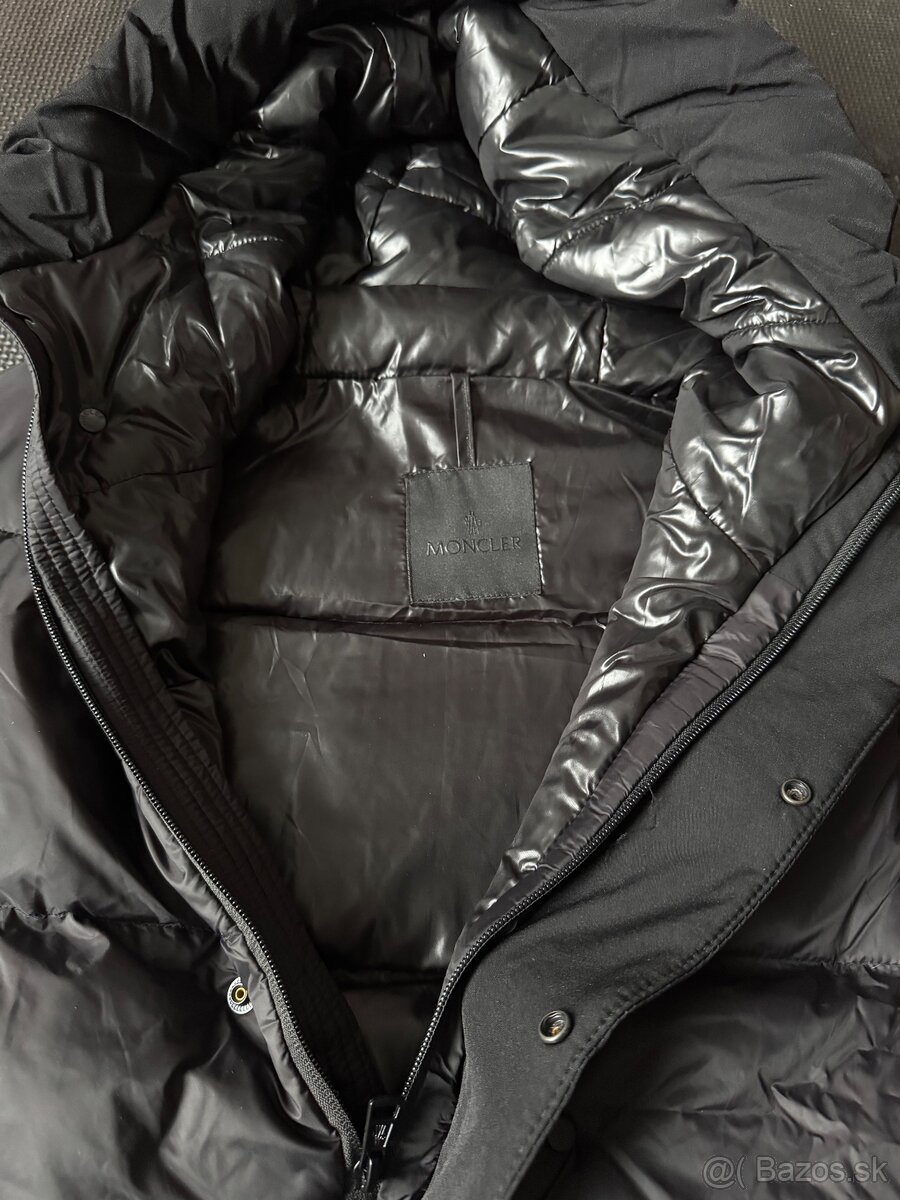 Moncler Cierna Bunda - 3