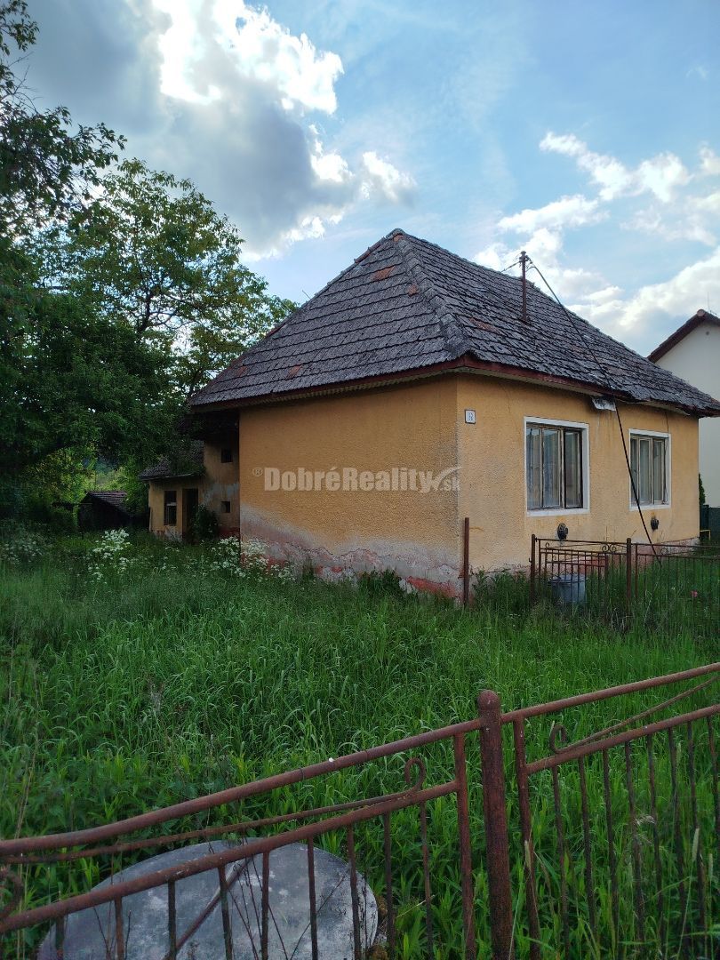 Veľký stavebný pozemok s rodinným domom v tichom prostredí . - 3