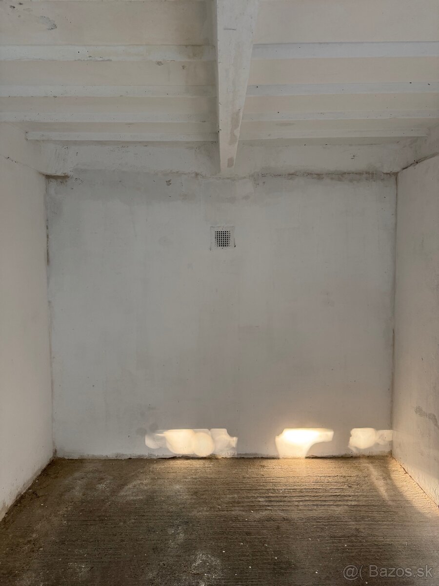 Garáž ulica Koceľová, Ružinov - 3