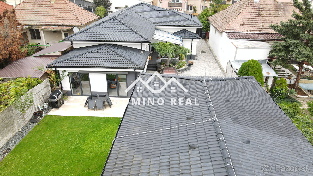 Rodinný dom so samostatnou bytovou jednotkou a dvojgarážou - 3