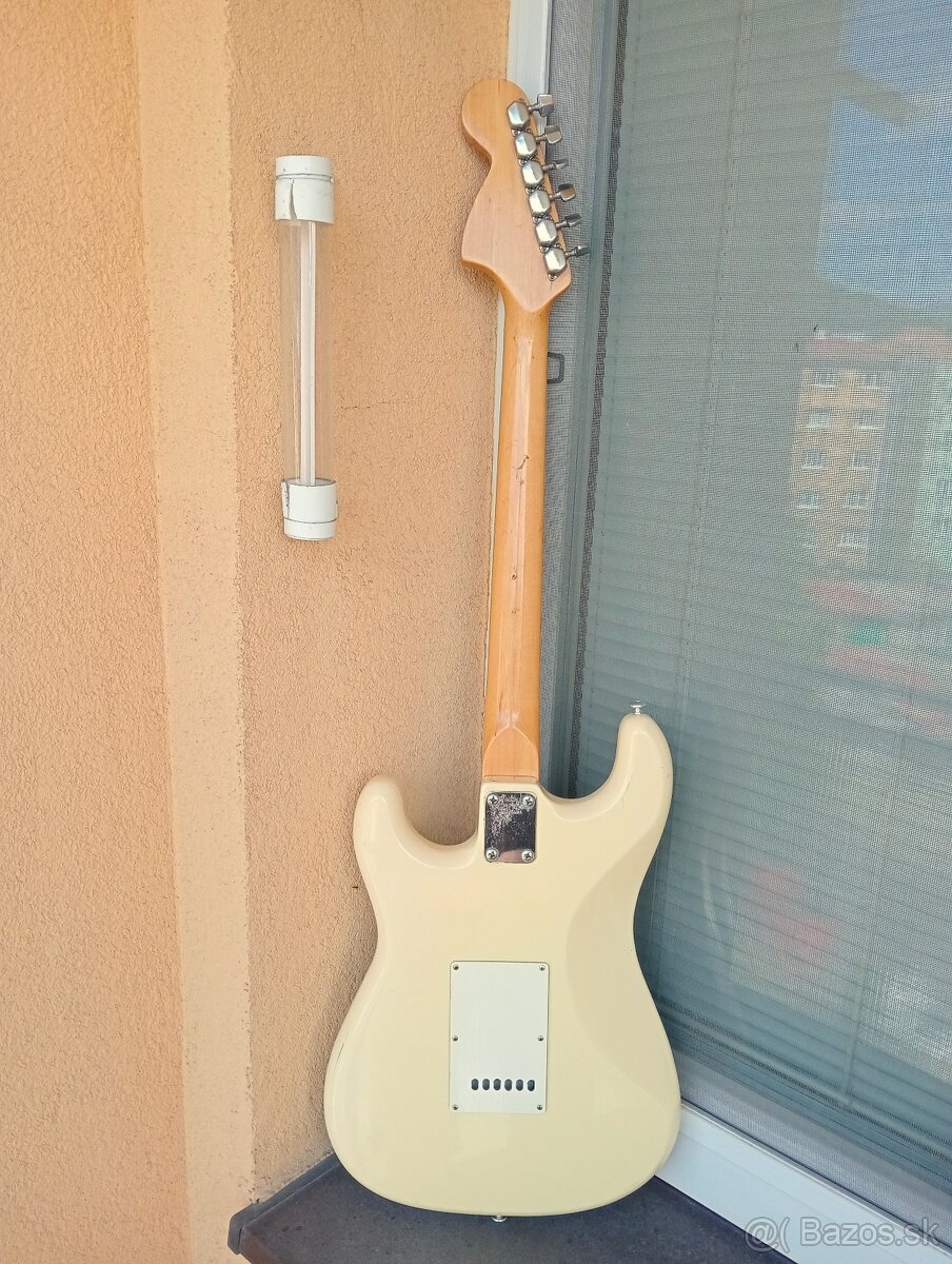 52 až 55 ročná vintage Maya Stratocaster (70. roky) - Japan - 3