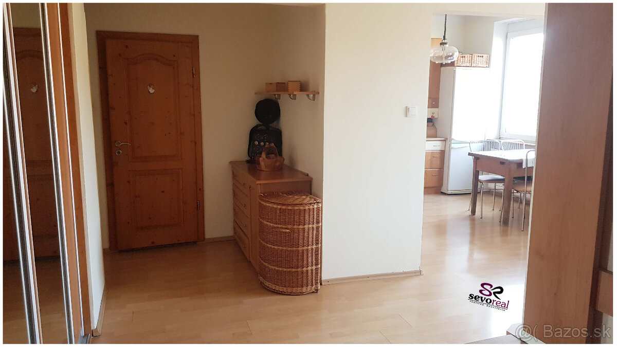 3 izbový TEHLOVÝ byt / BB / SÍDLISKO SNP / 77 m2 + balkón - 3