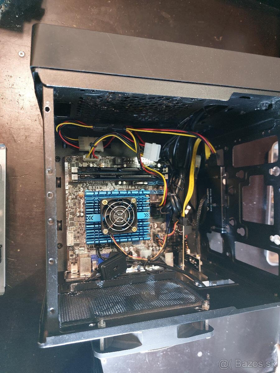 Domaci NAS Server (Intel Atom + Cooler Master ELITE 110) - 3
