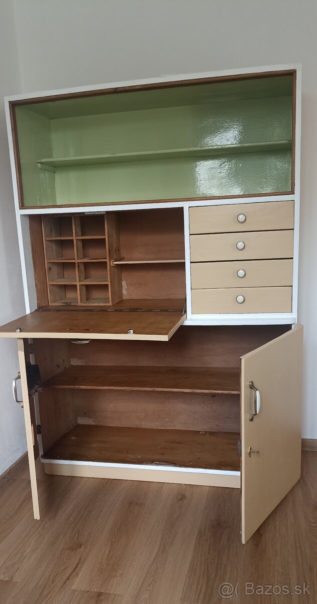 Kredenc z roku 1955 - 3