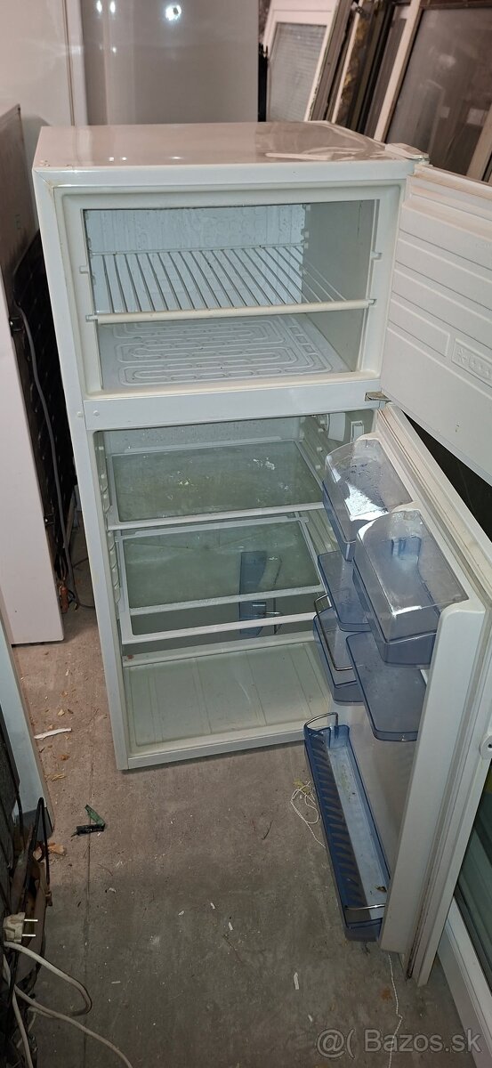 Chladnicka s mrazničkou - 3