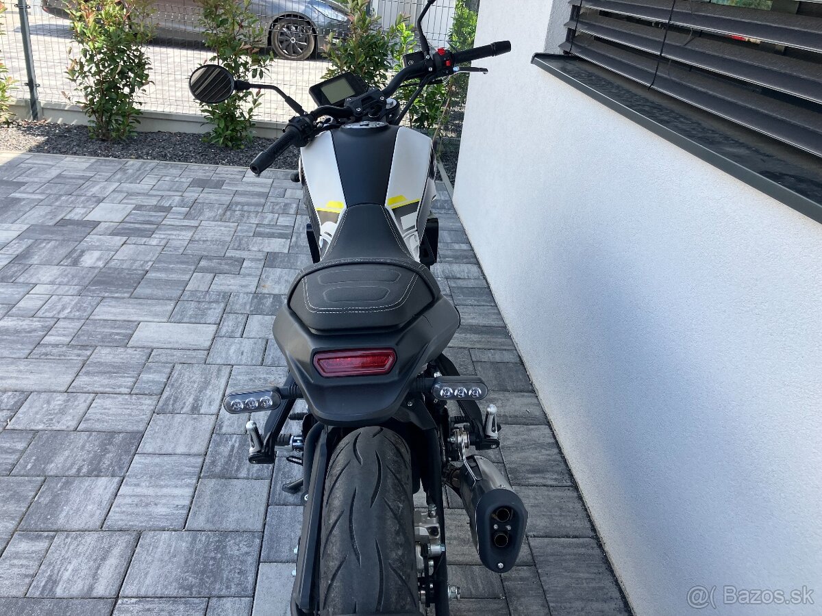 Motorka Benelli 250 naháč - 3