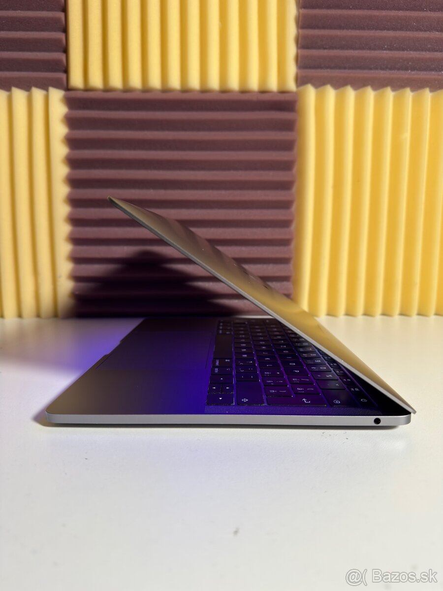 Predám MacBook Pro 13” 2017 - 3