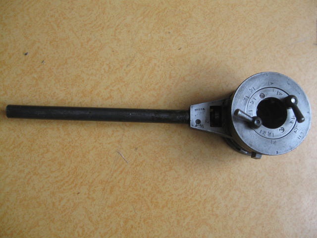 závitnice, závitové nože sady, stojan Pionier - 3