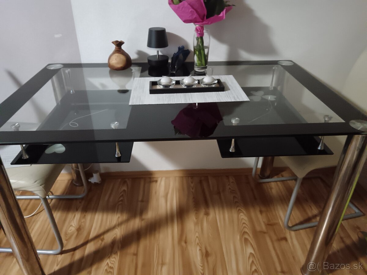 Sklenený jedálenský stôl - 3