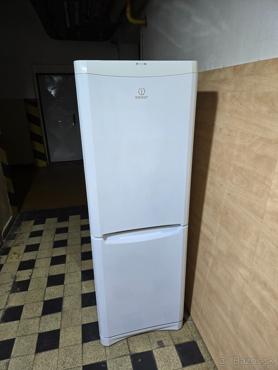 Chladnicka s mraznickou - 3