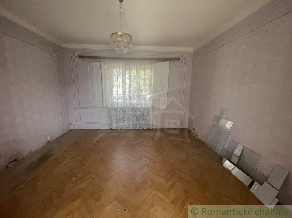 Rodinný dom vhodný na rekonštrukciu v kľudnej časti obce T - 3