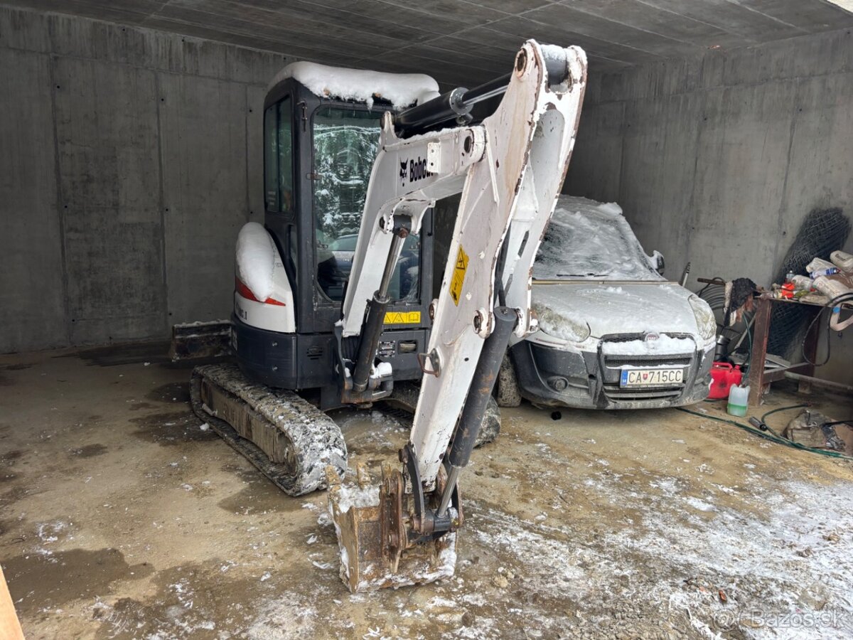 BOBCAT E26 - 3