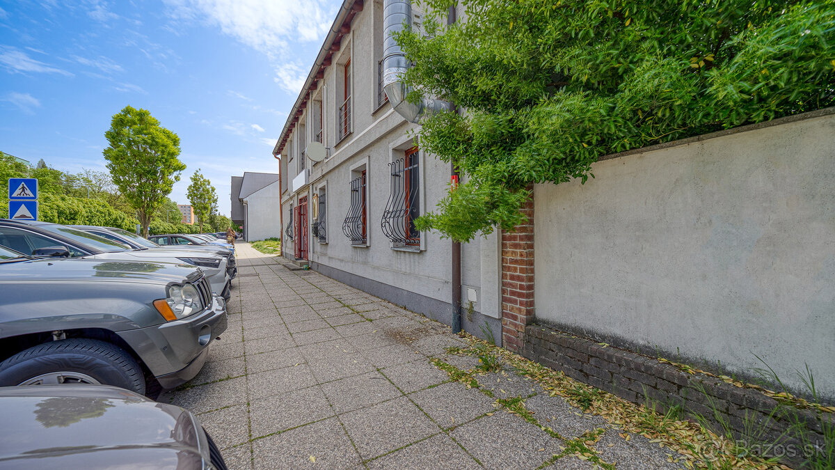 Trojpodlažná polyfunkčná budova v úplnom centre Šamorína na - 3