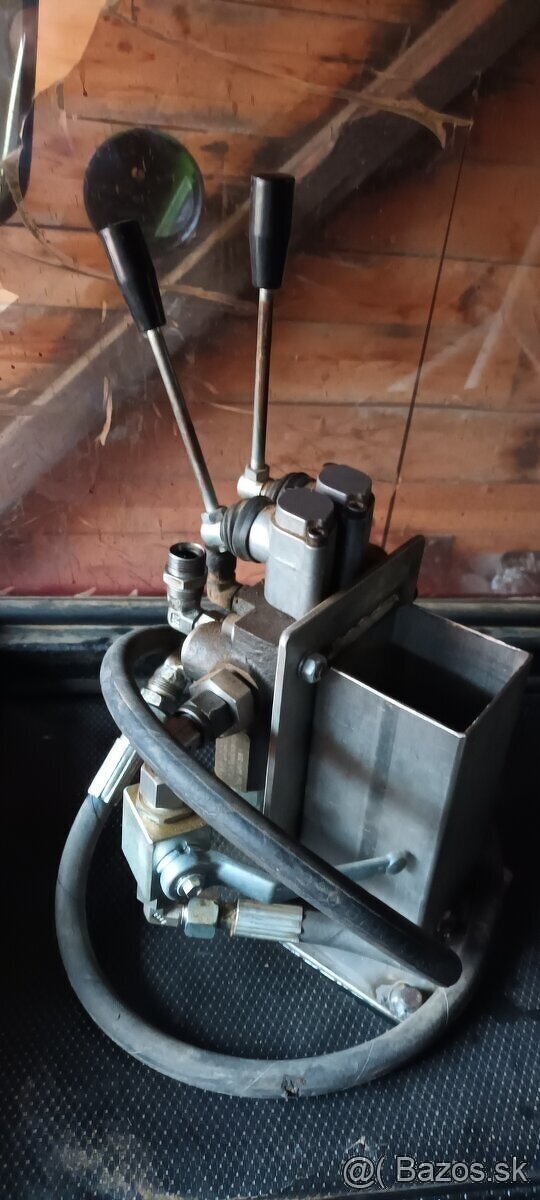 Hydraulicky rozvádzač - 3