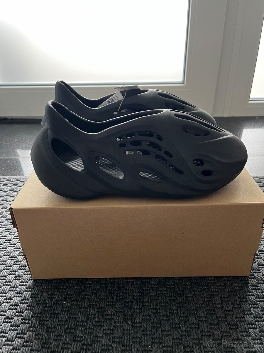 Adidas Yeezy Foam RNR Onyx - 3