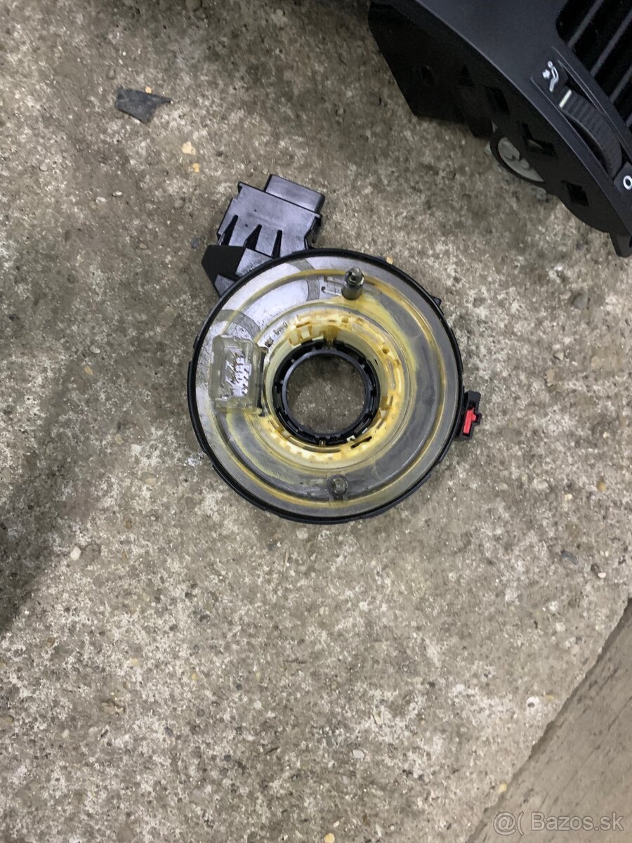 Náhradné diely z vw touran - 3