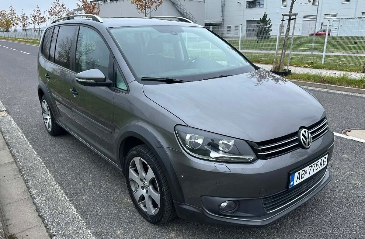 Volkswagen Touran Cross 1.6 TDI 5 miest 2011 - 3