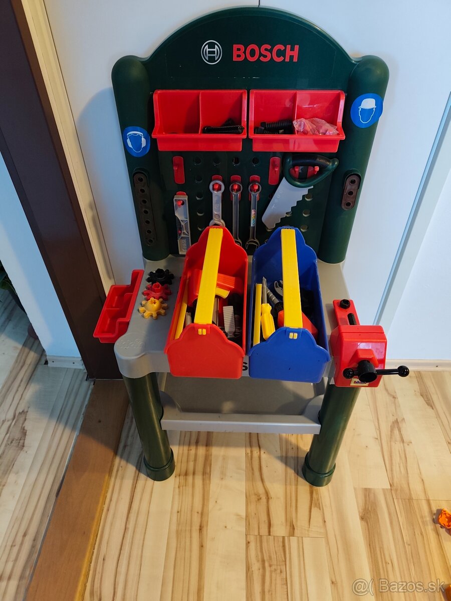 Bosch stolík - 3