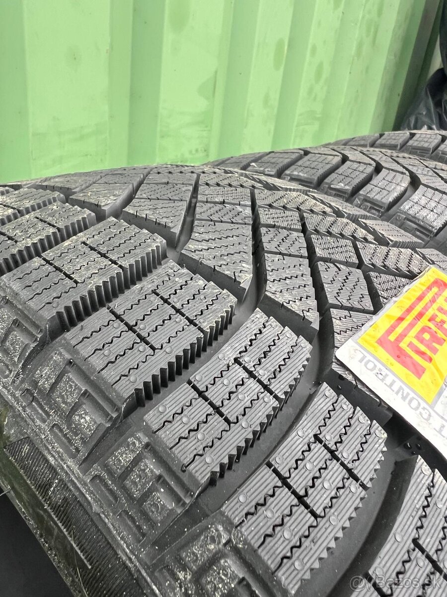 Zimné pneumatiky Pirelli 225/45R18 - 3