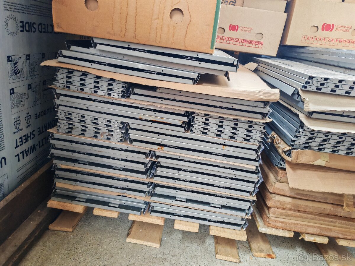 Kovový policový Obchodný regál - 3