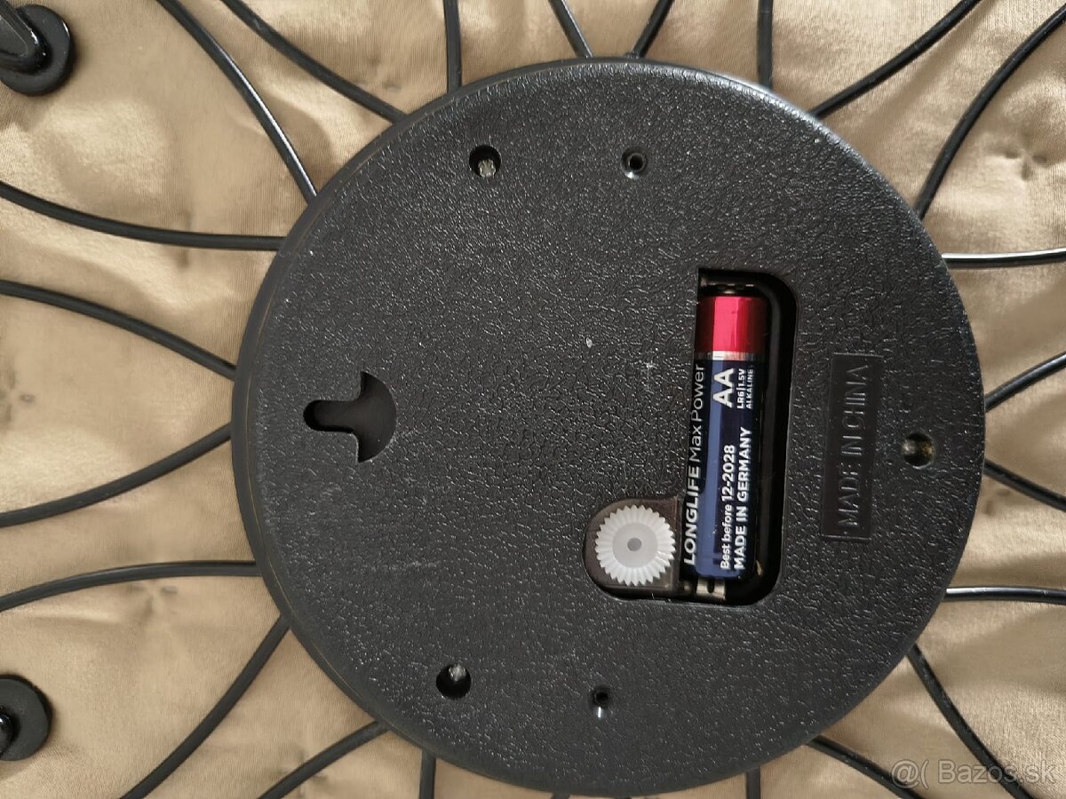 Na predaj nástenné hodiny - 3