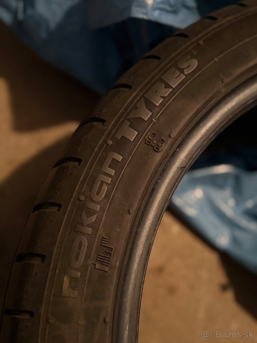 Nokian 235/40 R18 - 3