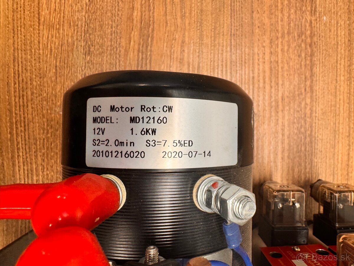 Hydromotor 12V 2sekcie ovládané elektricky - 3