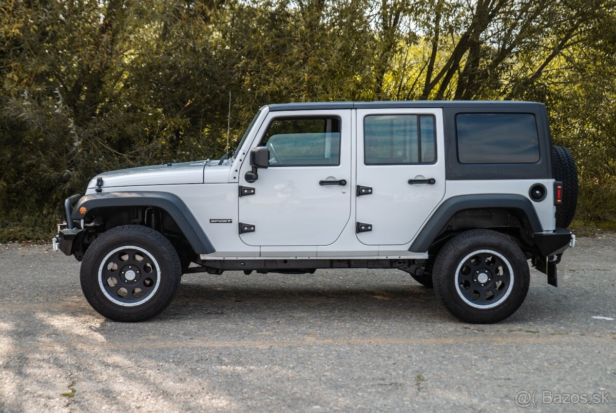 Jeep Wrangler Unlimited 2.8 CRD Sport + Soft top 2012