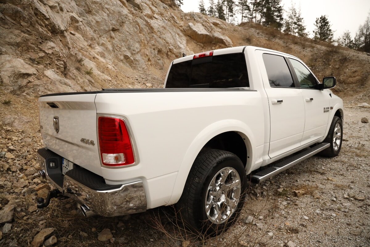 Dodge RAM 1500  5.7 HEMI 4x4 LARAMIE