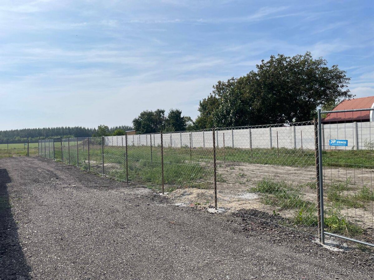 na predaj 2 samostatné pozemky - 3