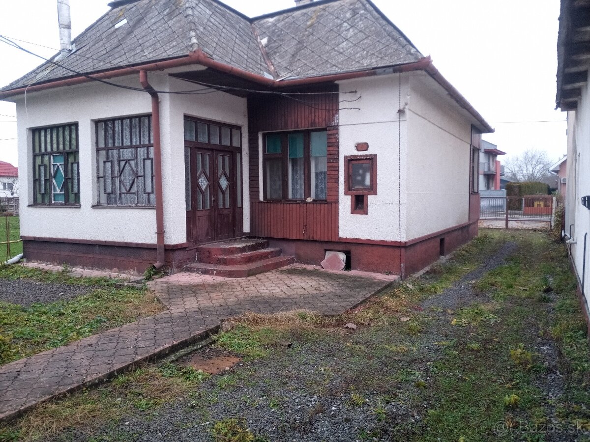 štvorec Lekárovce - 3