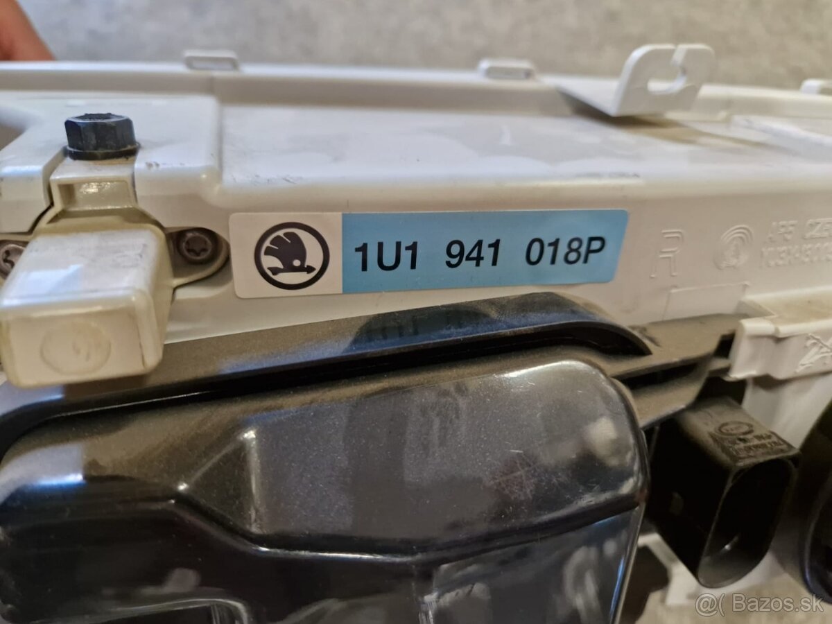 Svetlá Škoda Octavia I. Originál NOVÉ - 3