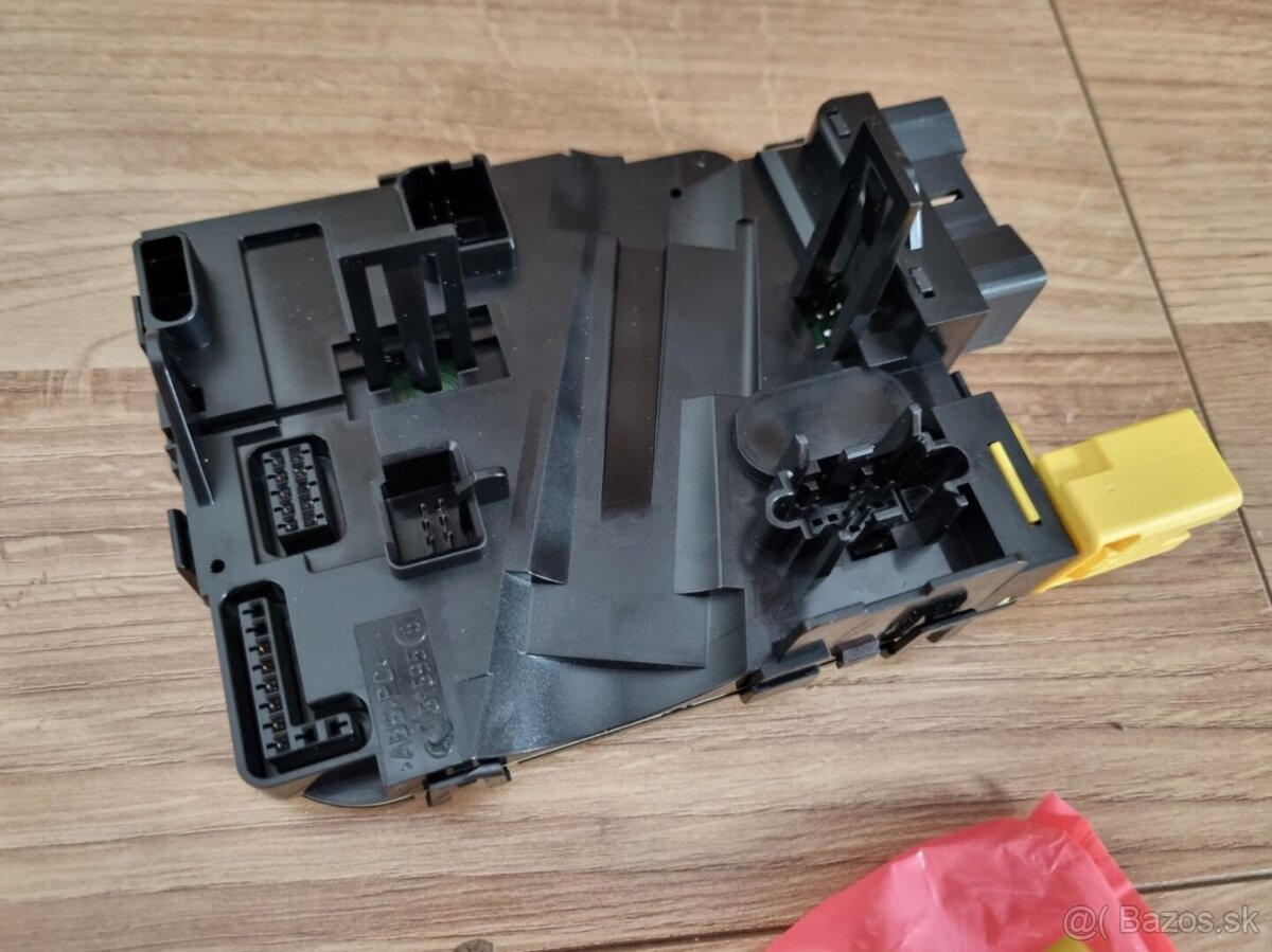 PODVOLANTOVA RIADIACA JEDNOTKA multifunkcny volant tempomat - 3