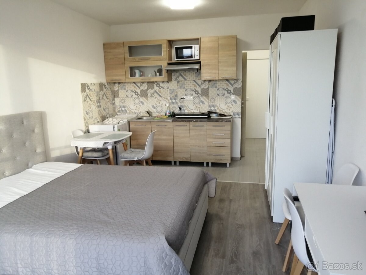 PRENÁJMEM GARZONKU - 3