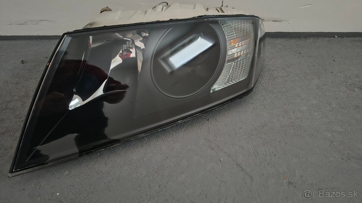 Škoda Octavia 2 predné svetlá - 3