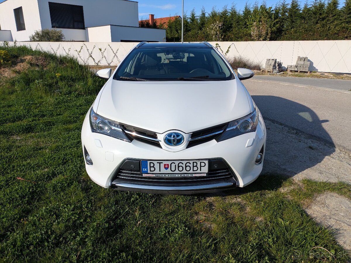 Toyota Auris TS 1.8 Hybrid - 3